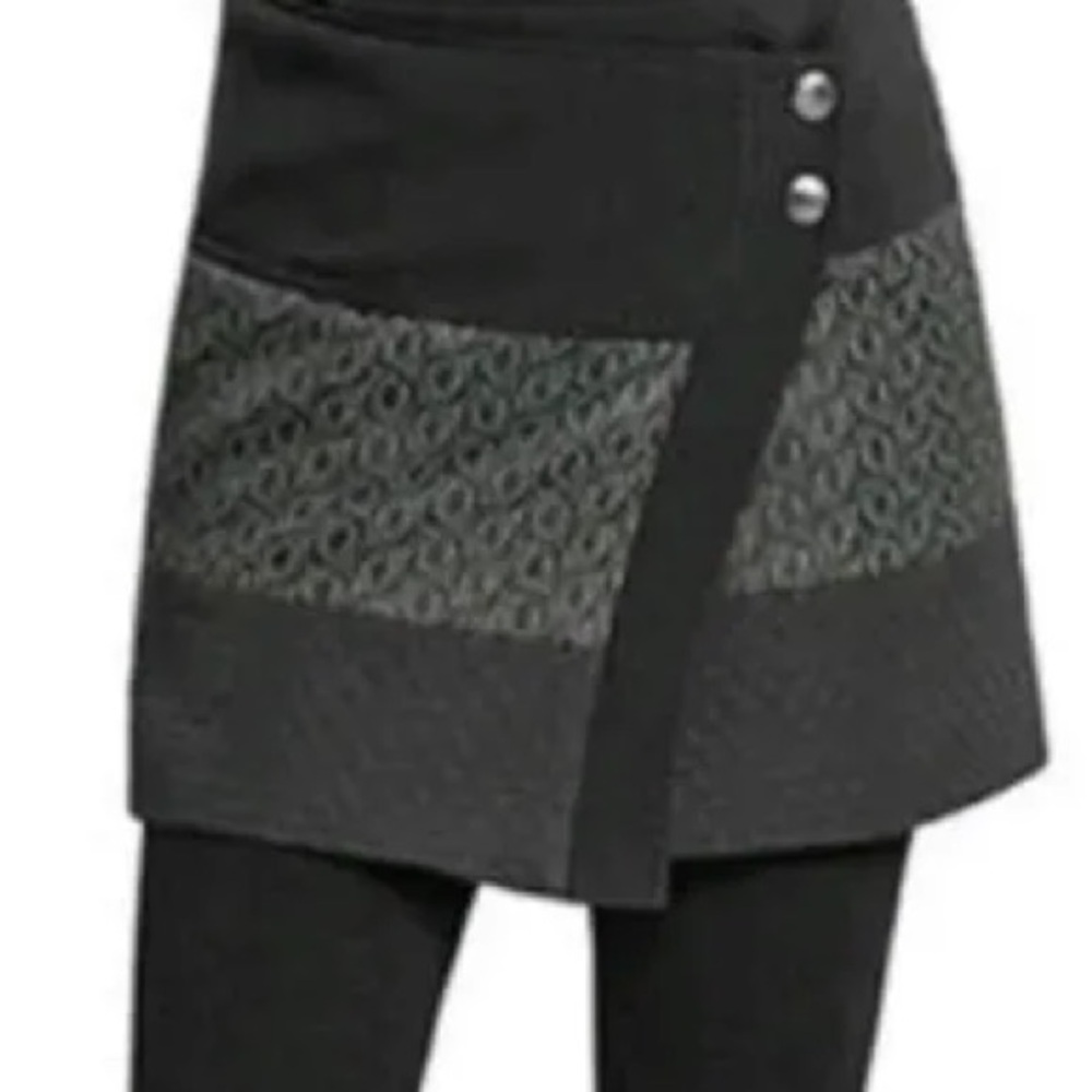Cabi skirt
